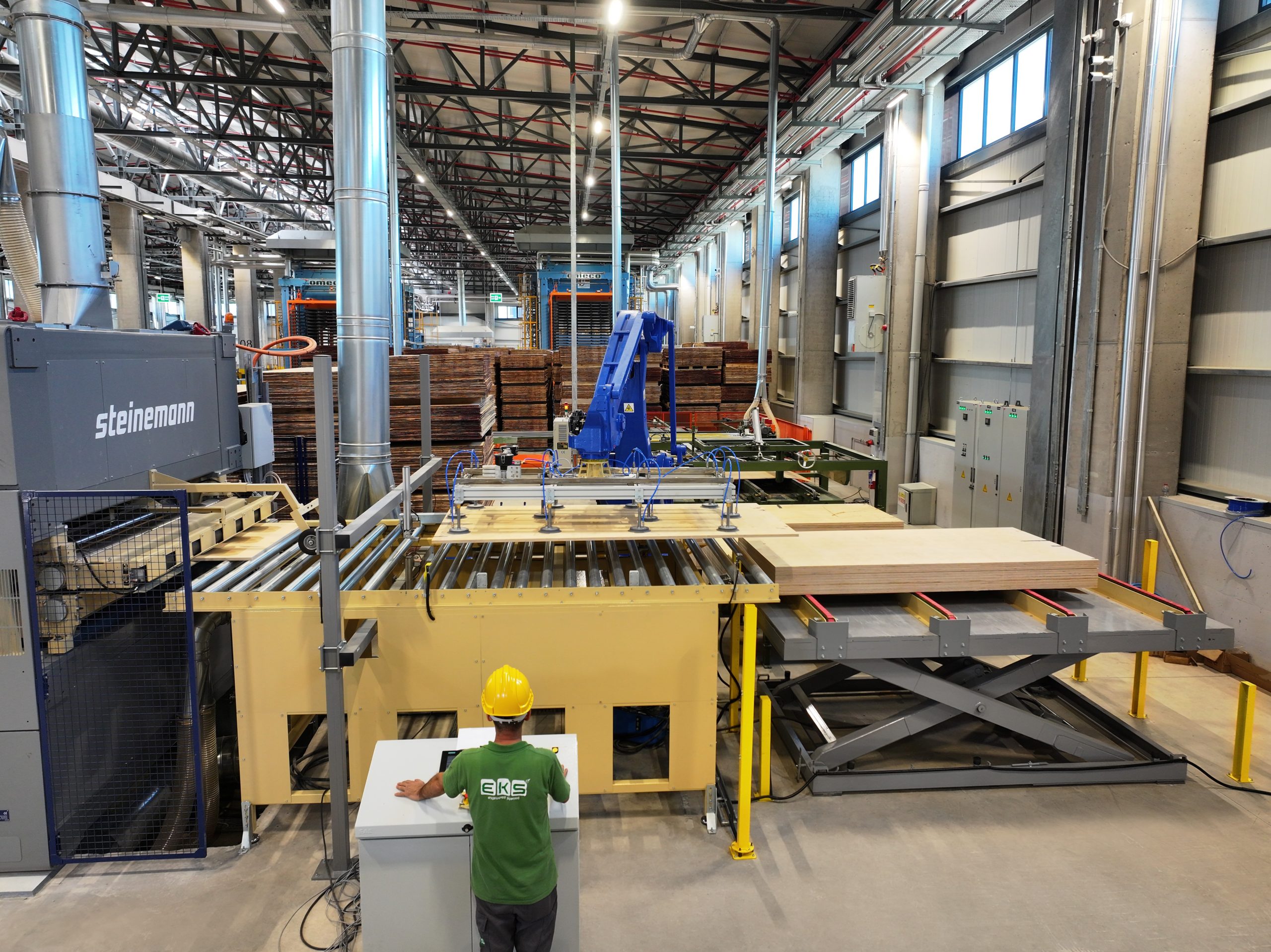 EKS Plywood üretim hattı